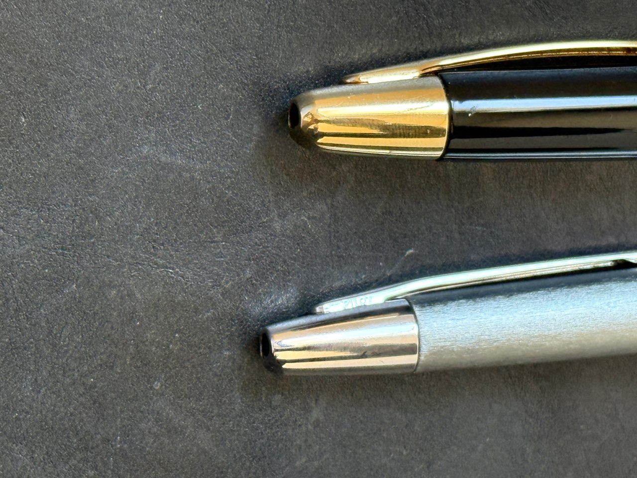 キャップレスとキャップレスデシモのクリップ部分
