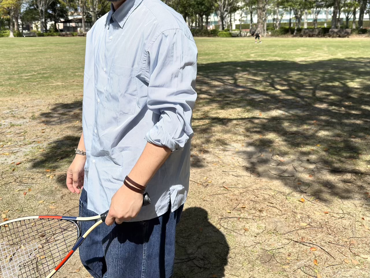 袖を捲ったブロードオーバーサイズシャツ