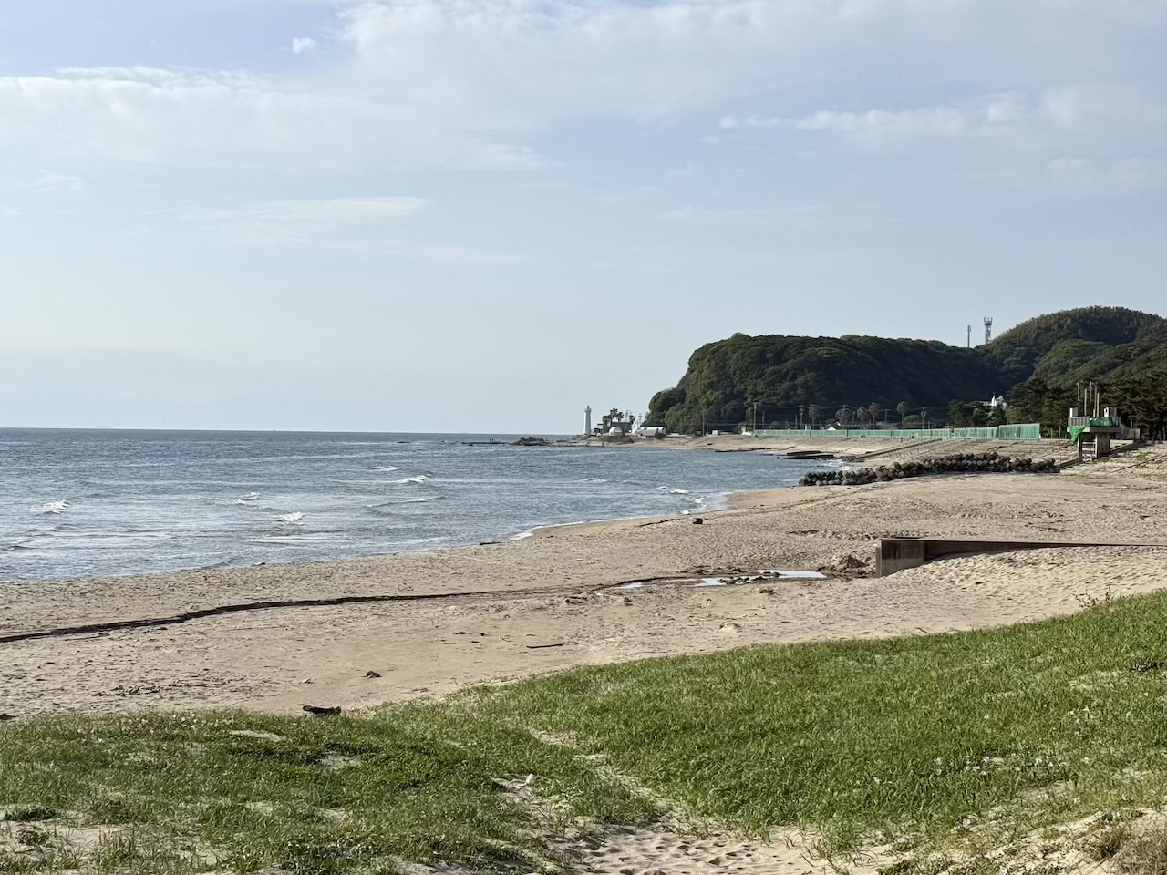 日吉苑前の砂浜