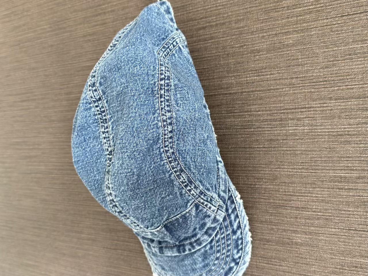 デニムのダメージ加工