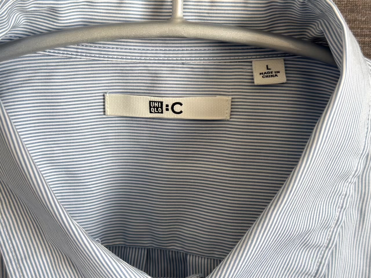 ユニクロ：Cのブランドタグ