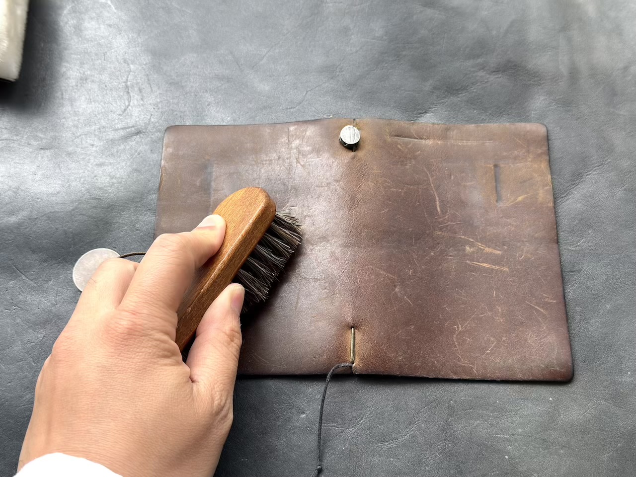 ホコリ落とし中のトラベラーズノート