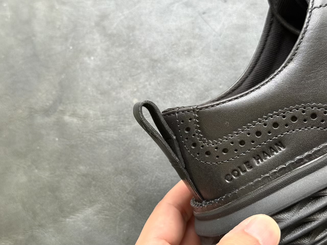 革製のヒールつまみ