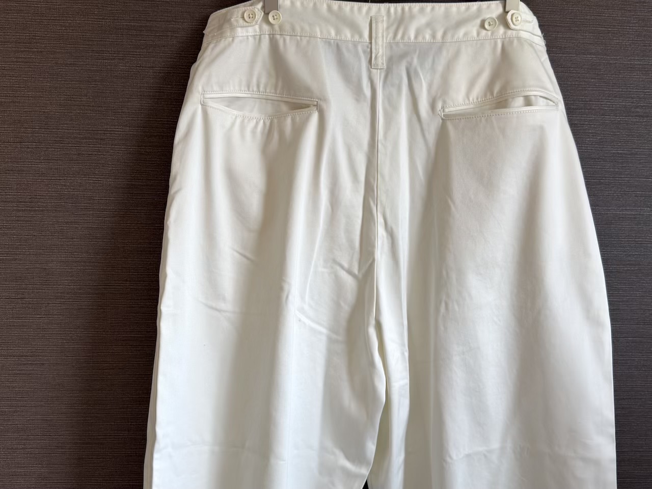 シンプルなデザインのバックショット