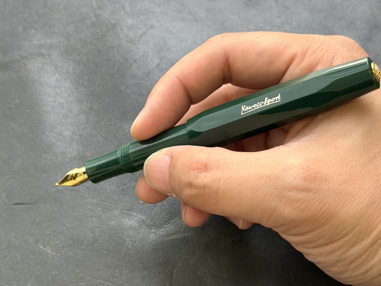 キャップポストしたクラシックスポーツ