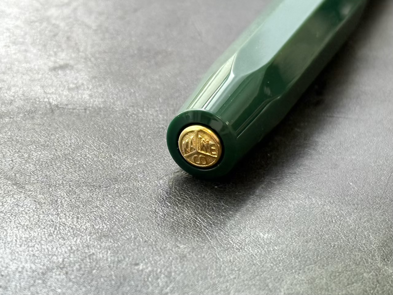 クラシックスポーツの天冠ロゴ