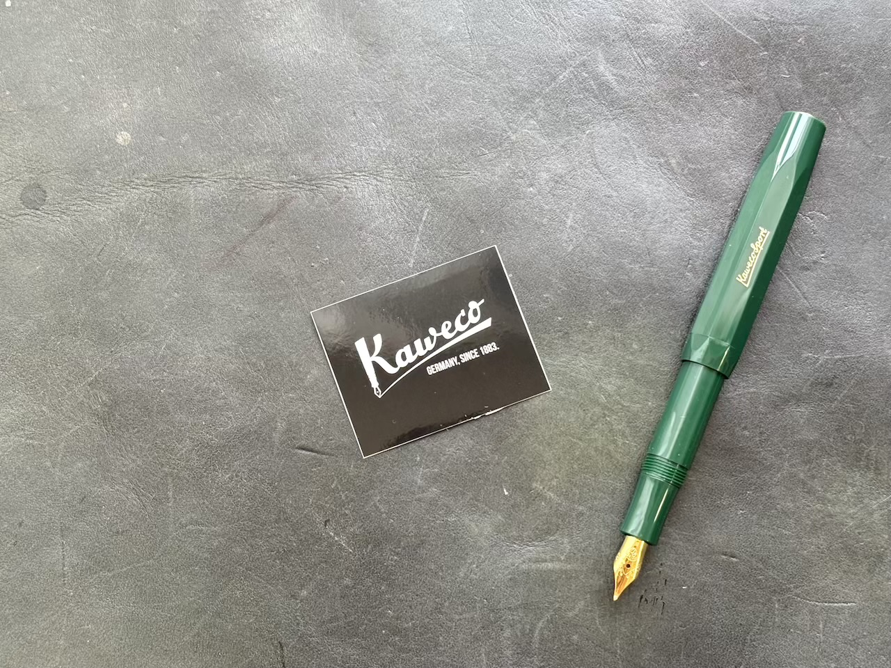 Kawecoのシールとクラシックスポーツ