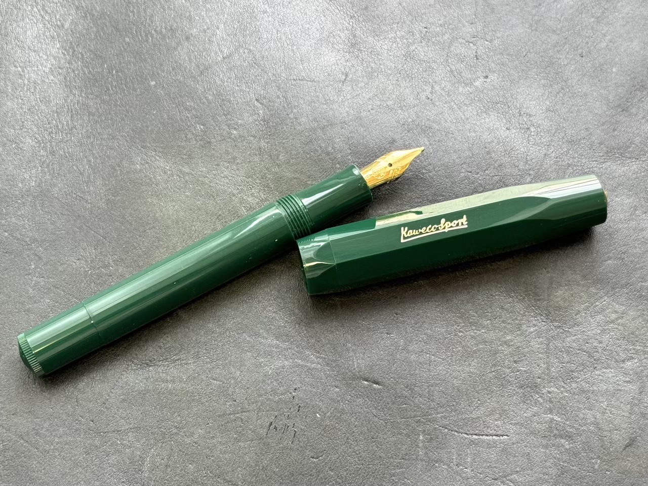 キャップを外したクラシックスポーツ