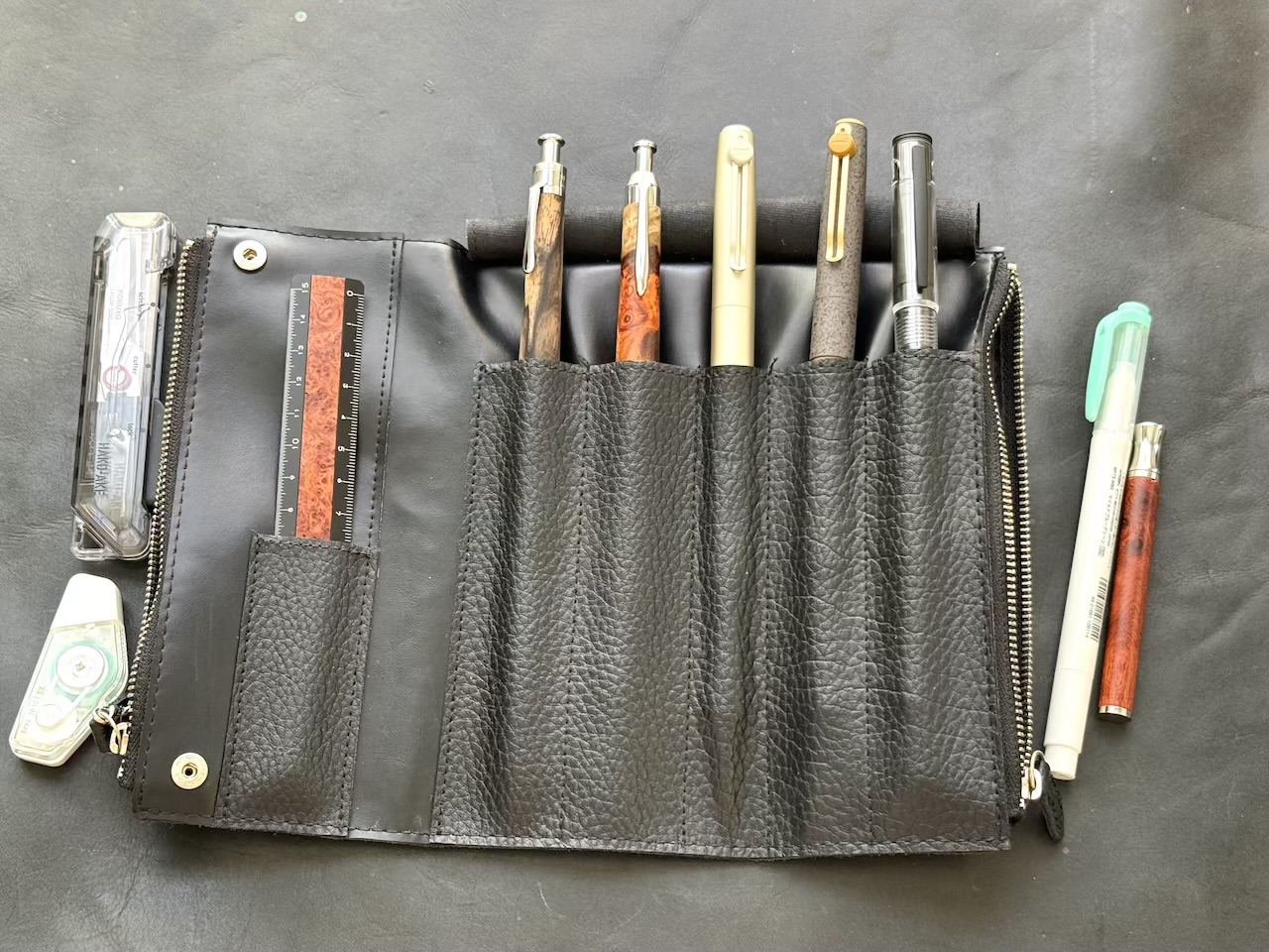ユニークな見た目の木製文具